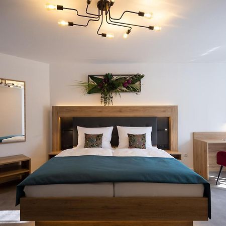 Bed And Breakfast - Homburg Am Main Luaran gambar